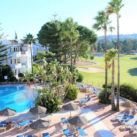 Stylish One Bed Apartment At Matchroom Country Club フエンヒロラ エクステリア 写真
