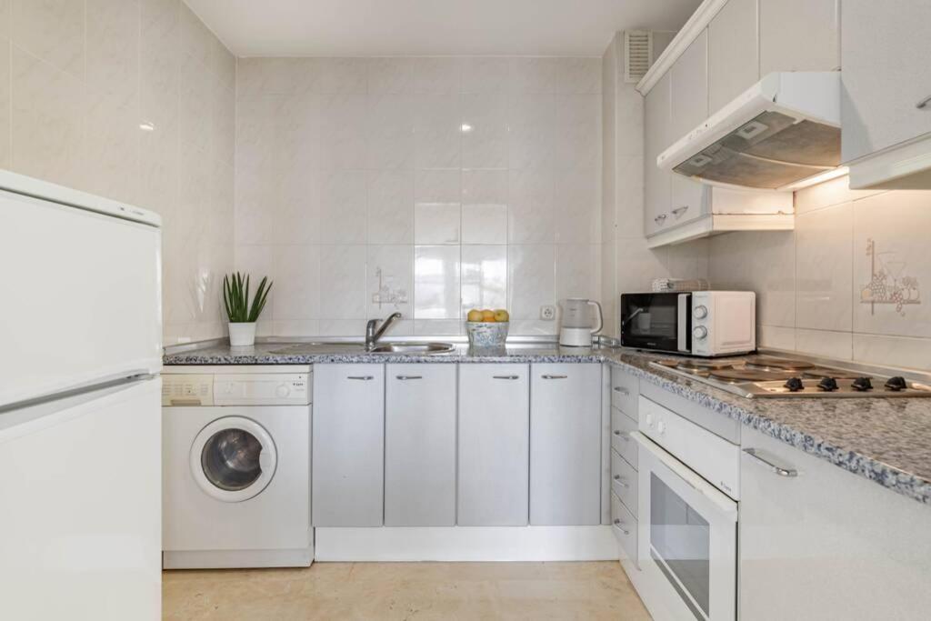 Stylish One Bed Apartment At Matchroom Country Club フエンヒロラ エクステリア 写真