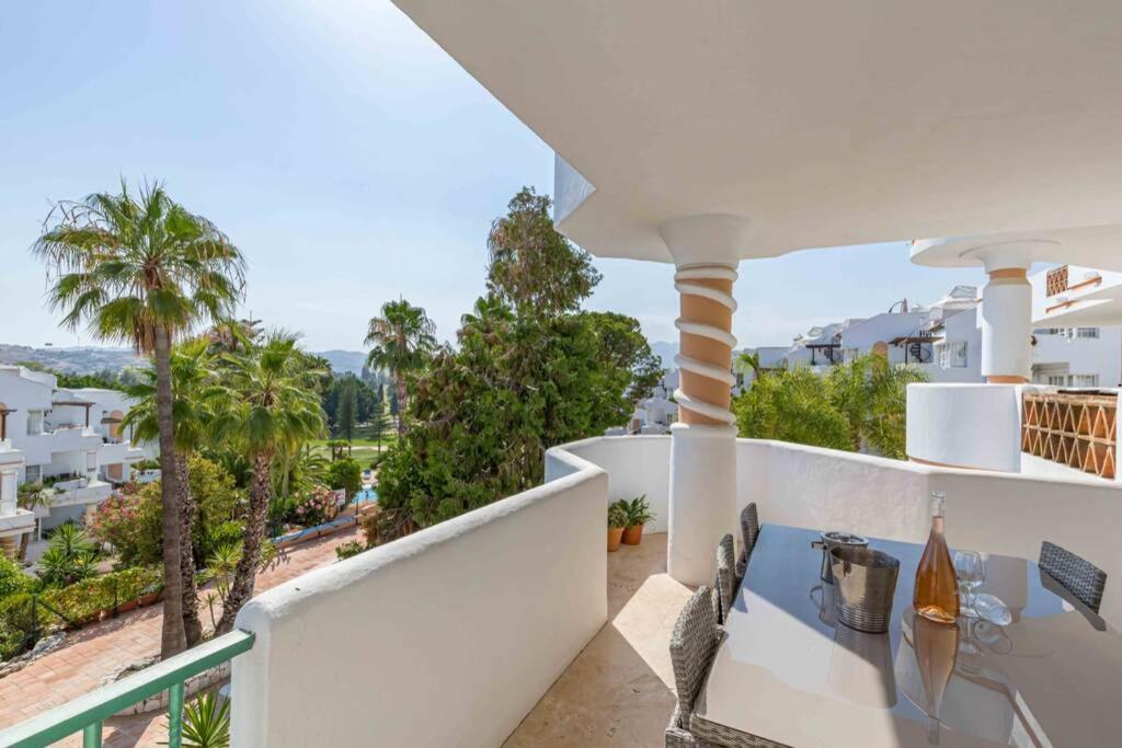 Stylish One Bed Apartment At Matchroom Country Club フエンヒロラ エクステリア 写真
