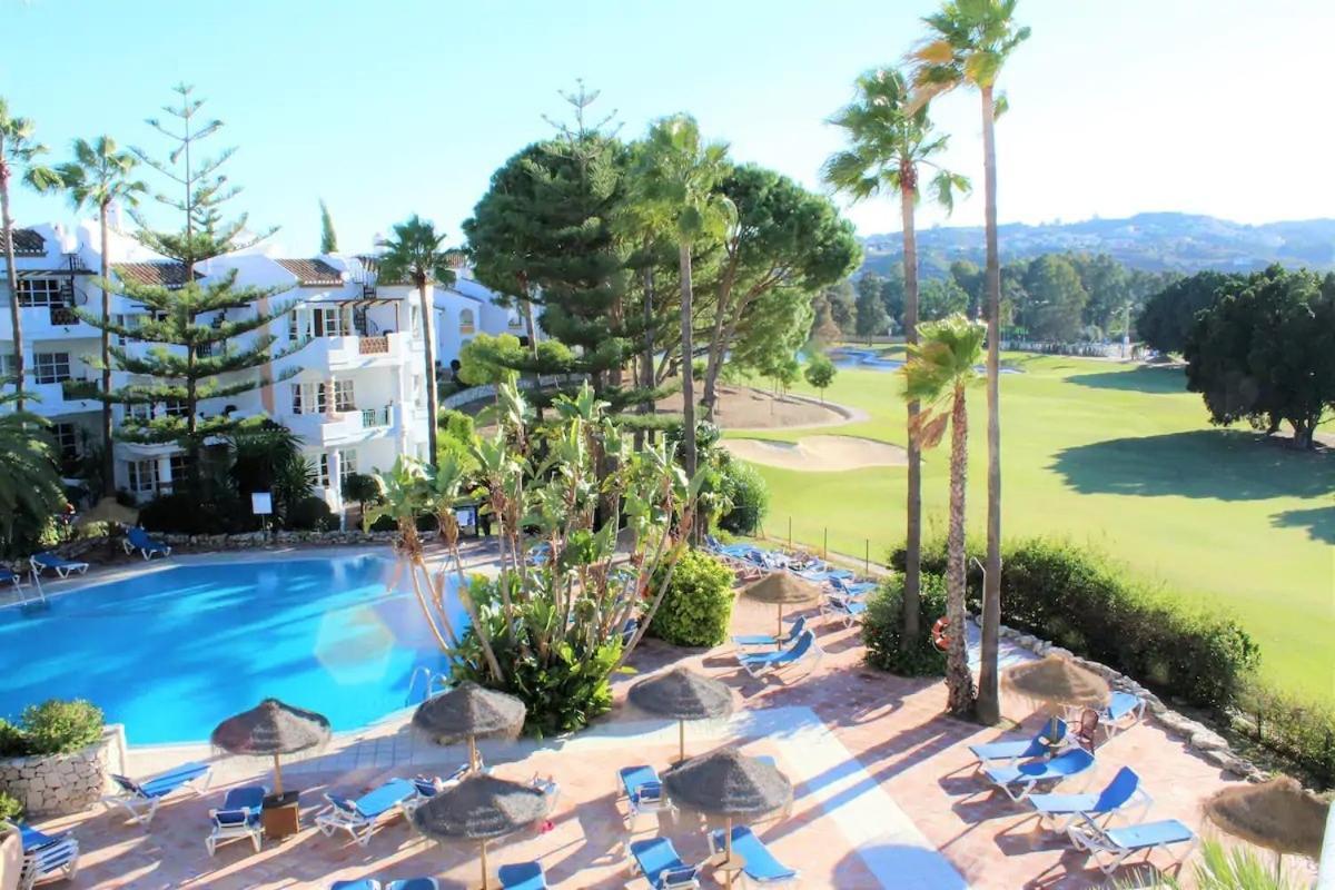Stylish One Bed Apartment At Matchroom Country Club フエンヒロラ エクステリア 写真