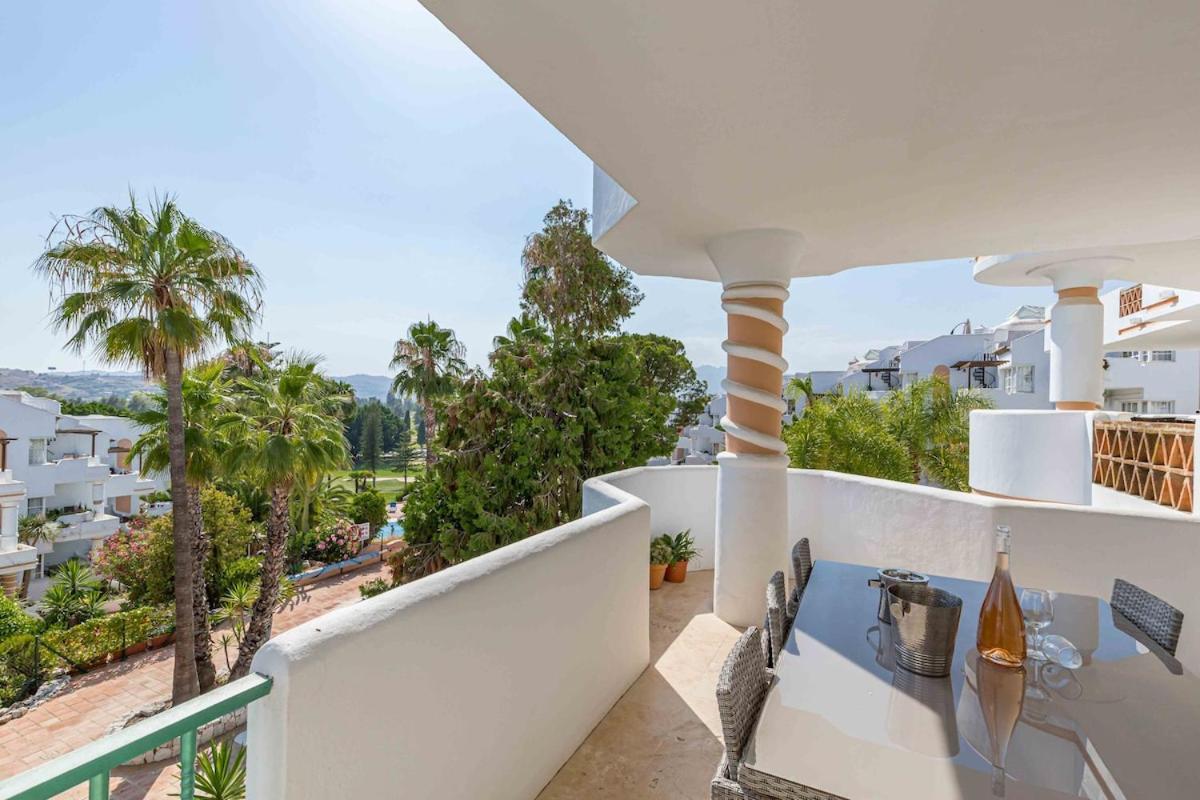 Stylish One Bed Apartment At Matchroom Country Club フエンヒロラ エクステリア 写真