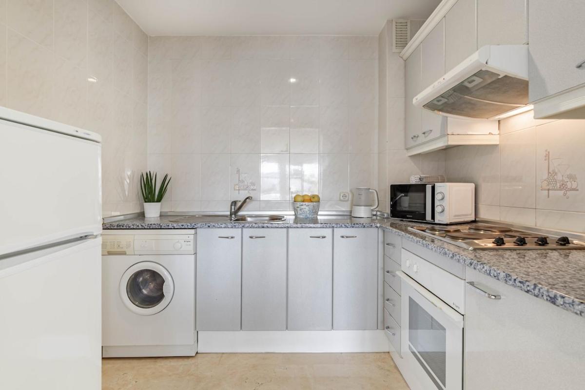Stylish One Bed Apartment At Matchroom Country Club フエンヒロラ エクステリア 写真